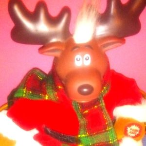 Singing, Swaying Reindeer